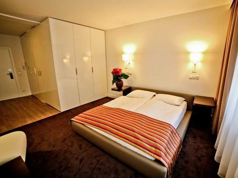 Platinum Aparthotel
